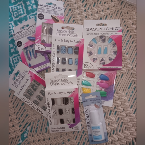 Sassy & Chic Other - Sassy+Chic~Metallic Animal Print Colorful Press On Nail Bundle with Glue NWT